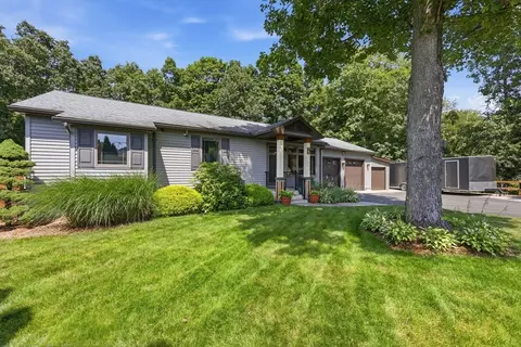 9 Keith Cir, Ludlow, MA 01056 photo 2