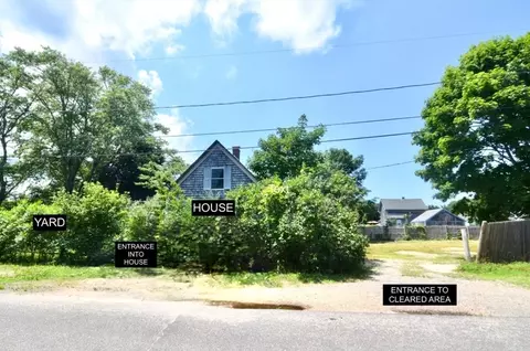 26 Winthrop Ave, Oak Bluffs, MA 02557