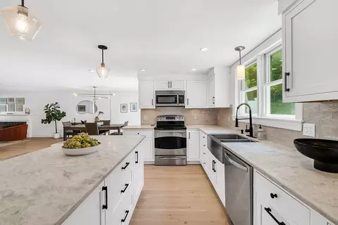 86 Grosvenor Rd, Needham, MA 02492 photo 10