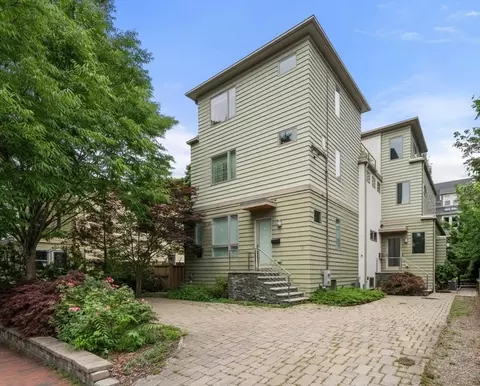 149 Raymond St #149, Cambridge, MA 02140