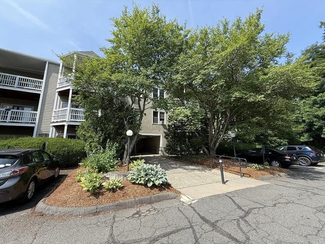 23 Randolph Pl #108, Northampton, MA 01060