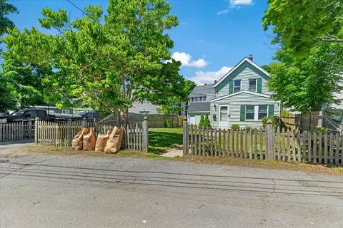 56 Congress Pl, Dedham, MA 02026 photo 4