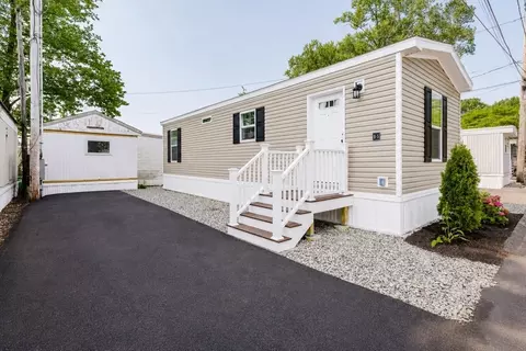 1346 Newport Ave #B5, Attleboro, MA 02703