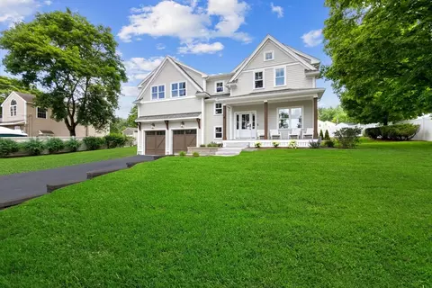 4 Brown Ave, Newburyport, MA 01950