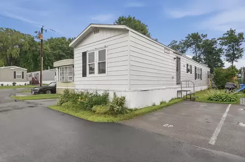 25 Groton School Rd #29, Ayer, MA 01432