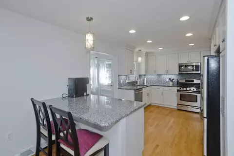 Kitchen - 271 Brookwood Dr, Longmeadow, MA 01106 photo 1 of 5