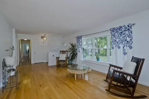 Living - 271 Brookwood Dr, Longmeadow, MA 01106 photo 4 of 7