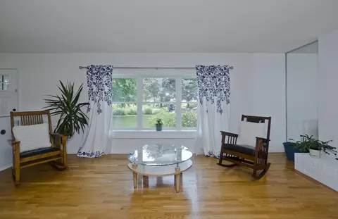 Living - 271 Brookwood Dr, Longmeadow, MA 01106 photo 7 of 7