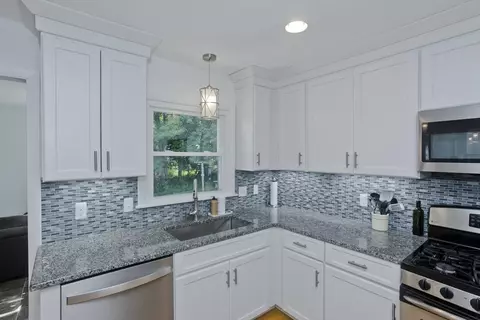 Kitchen - 271 Brookwood Dr, Longmeadow, MA 01106 photo 5 of 5