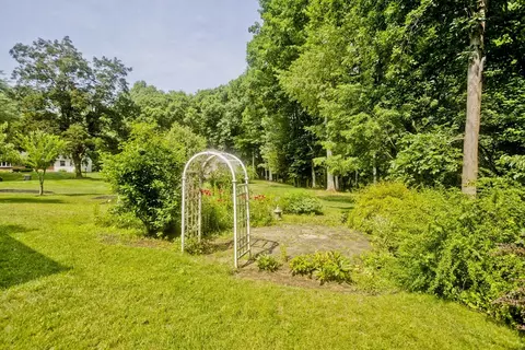 Exterior - 271 Brookwood Dr, Longmeadow, MA 01106 photo 4 of 7
