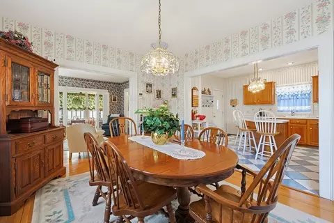 Dining - 618 Robeson St, Fall River, MA 02720 photo 2 of 3