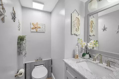 Bath - 61 Saddle Rd, Dracut, MA 01826 photo 4 of 4