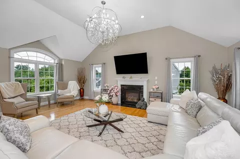 Living - 61 Saddle Rd, Dracut, MA 01826 photo 2 of 5