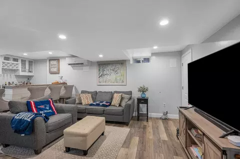Living - 61 Saddle Rd, Dracut, MA 01826 photo 5 of 5