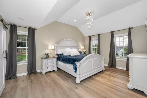 Bedroom - 61 Saddle Rd, Dracut, MA 01826 photo 1 of 5