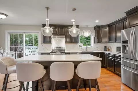 Kitchen - 61 Saddle Rd, Dracut, MA 01826 photo 4 of 4