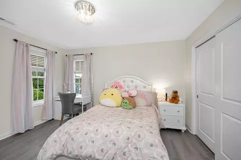 Bedroom - 61 Saddle Rd, Dracut, MA 01826 photo 3 of 5