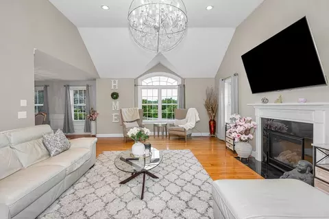 Living - 61 Saddle Rd, Dracut, MA 01826 photo 3 of 5