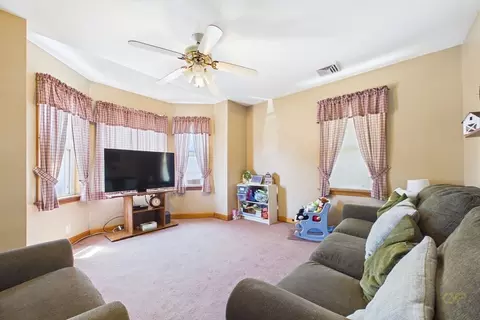 Living - 28 Hancock St, Fall River, MA 02721 photo 2 of 5