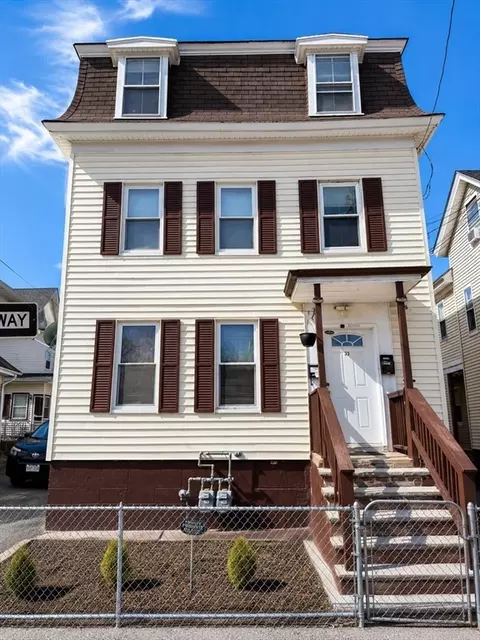 33 S Whipple St, Lowell, MA 01852