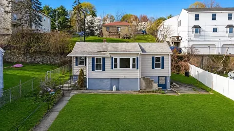25 Johnson St, Worcester, MA 01604 photo 2