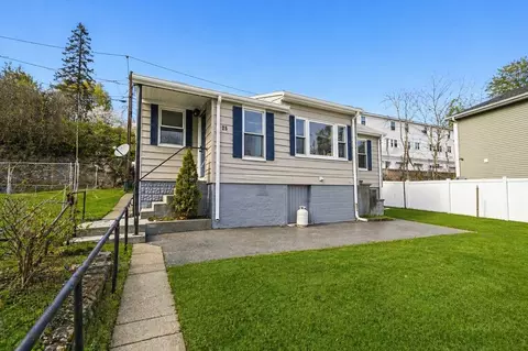 25 Johnson St, Worcester, MA 01604 photo 1