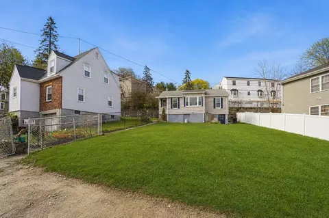 25 Johnson St, Worcester, MA 01604 photo 3