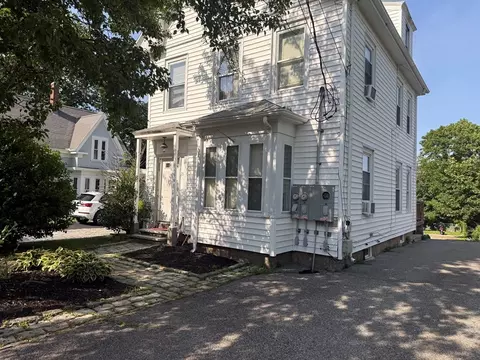 211 Court St, Plymouth, MA 02360