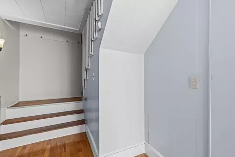 Entry Way - 66 Middle Rd, Acushnet, MA 02743 photo 4 of 5
