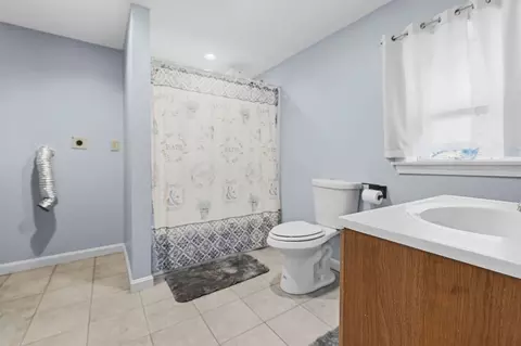 Bath - 66 Middle Rd, Acushnet, MA 02743 photo 3 of 3