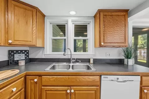 Kitchen - 66 Middle Rd, Acushnet, MA 02743 photo 1 of 8