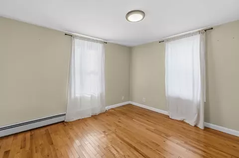 Bedroom - 66 Middle Rd, Acushnet, MA 02743 photo 4 of 4