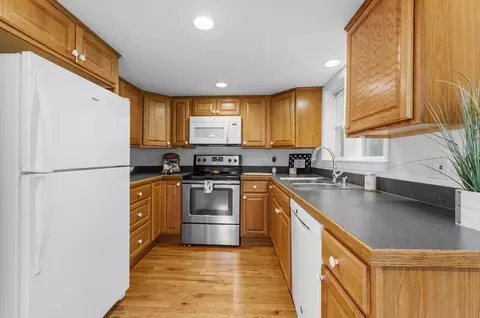 Kitchen - 66 Middle Rd, Acushnet, MA 02743 photo 2 of 8