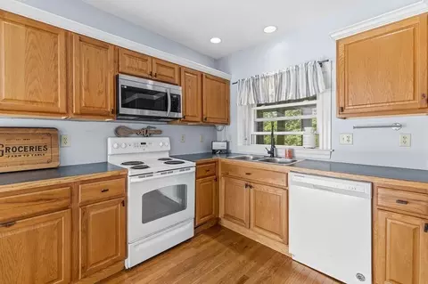 Kitchen - 66 Middle Rd, Acushnet, MA 02743 photo 5 of 8