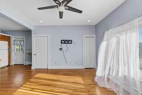 Living - 66 Middle Rd, Acushnet, MA 02743 photo 4 of 4