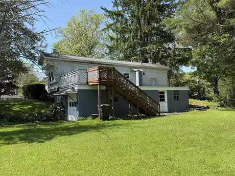 23 Crescent St, Ware, MA 01082 photo 4
