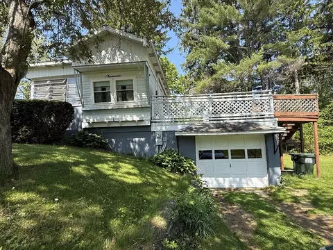 23 Crescent St, Ware, MA 01082 photo 1