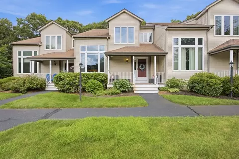 77 Willow Pond Dr #77, Rockland, MA 02370