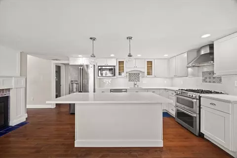 Kitchen - 62 Pleasant Cir, Canton, MA 02021 photo 2 of 6