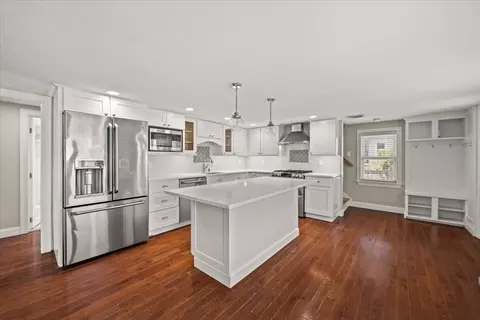 Kitchen - 62 Pleasant Cir, Canton, MA 02021 photo 3 of 6