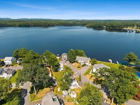 View/Area - 62 Pleasant Cir, Canton, MA 02021 photo 5 of 6