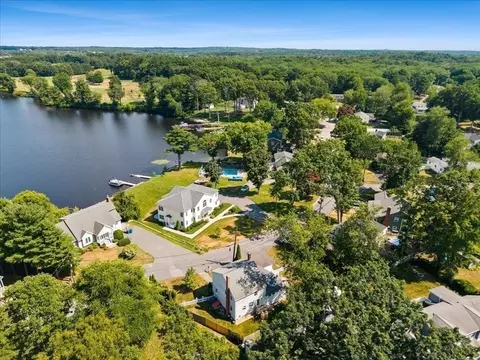 View/Area - 62 Pleasant Cir, Canton, MA 02021 photo 4 of 6