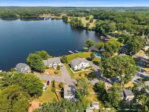 View/Area - 62 Pleasant Cir, Canton, MA 02021 photo 3 of 6