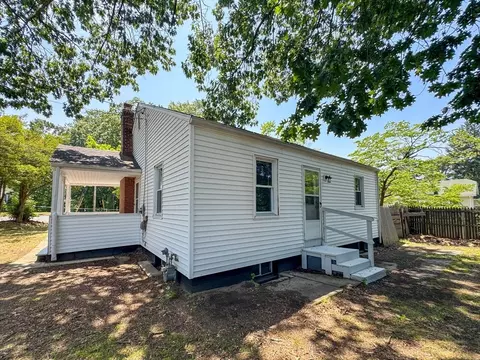 4 Wolfe St, Chicopee, MA 01020 photo 4