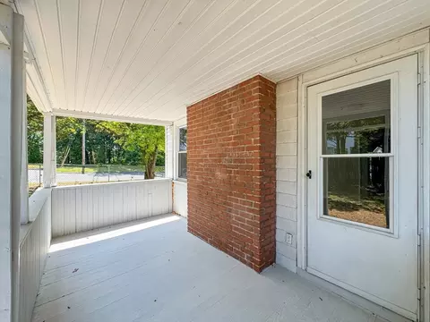 4 Wolfe St, Chicopee, MA 01020 photo 5