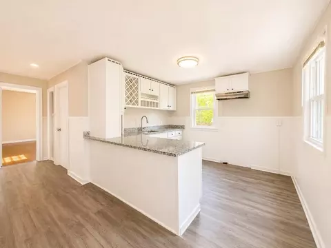 4 Wolfe St, Chicopee, MA 01020 photo 9