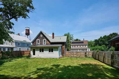 Exterior - 78 Ferry St, Easthampton, MA 01027 photo 2 of 7