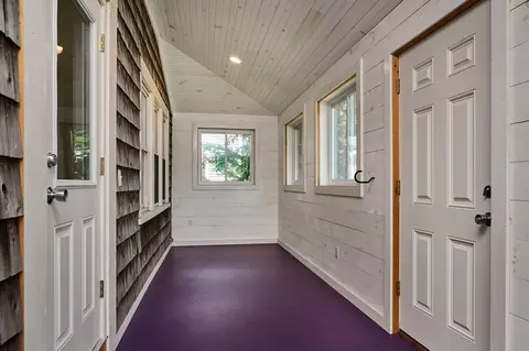 Exterior - 78 Ferry St, Easthampton, MA 01027 photo 5 of 7