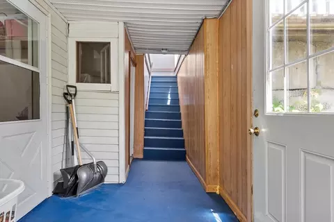 Entry Way - 205 Pine St, Gardner, MA 01440 photo 9 of 9
