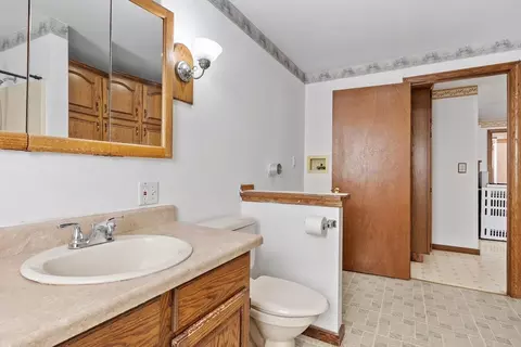 Bath - 205 Pine St, Gardner, MA 01440 photo 1 of 4
